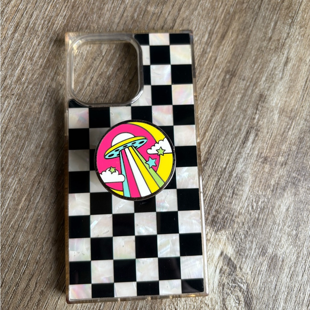 FLAUNT Checkered Black and White Pearl Phone Case with metal UFO phone grip